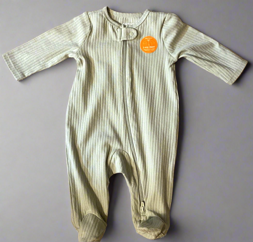 🦕 Dino Baby Bundle – Cozy Comfort, Playtime & Sleepwear Essentials