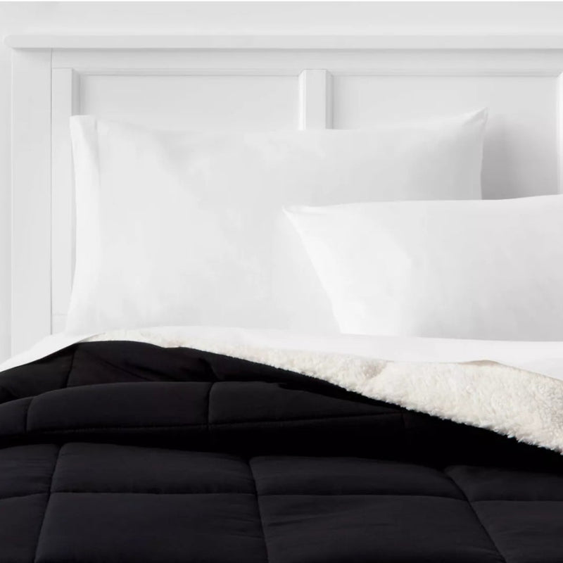Room Essentials™ Faux Shearling Reversible Comforter – Twin/Twin XL (Black) 🛏️🖤