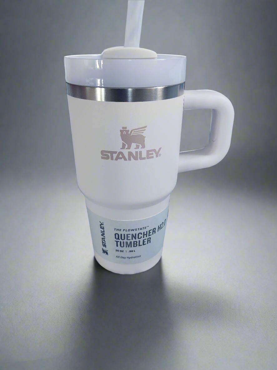 🤍✨ Stanley Quencher H2.0 Tumbler – 20 oz Cream Edition